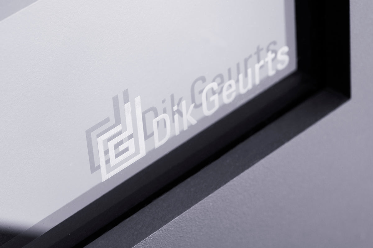Dik Geurts Bora Corner Wall stove detail